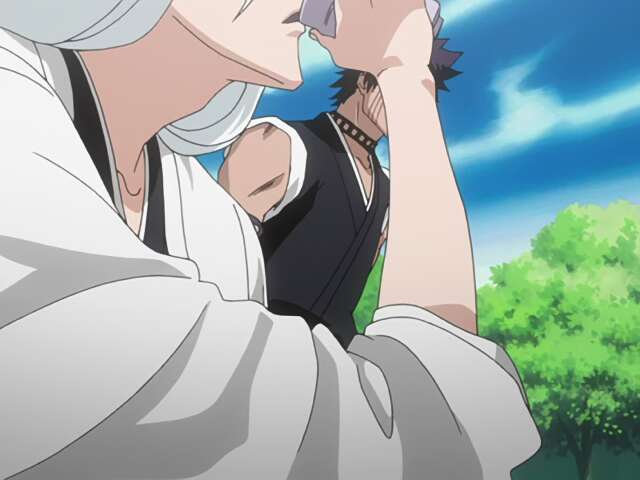 Hueco Mundo moves again! Hitsugaya vs. Yammy